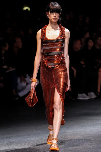 Look 28